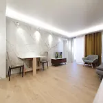 SALOU ,APARTAMENTO CON PISCINA y Wifi