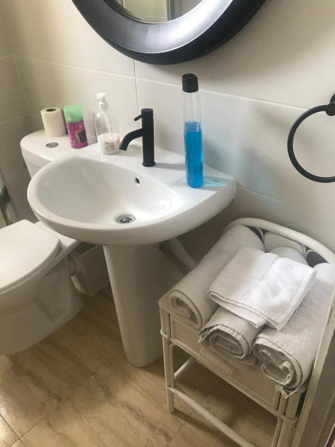 Al Lado De Playa: Bonito Apartamento, Wifi