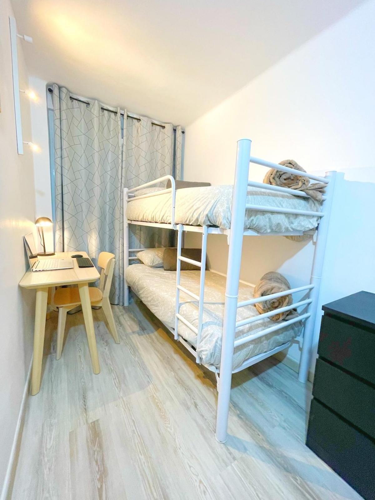 Swimming Pool, Great Location, Family Friendly, Cozy Apartamento *