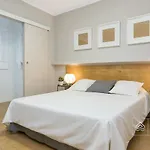 Cosy 3-Bedroom Apartment For 6-8 People Just 50M From The Beach