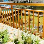 Luminoso Apartamento En Salou Con Terraza Y Parque Infantil Ideal Familias
