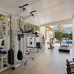 H10 Delfín - Adults Only