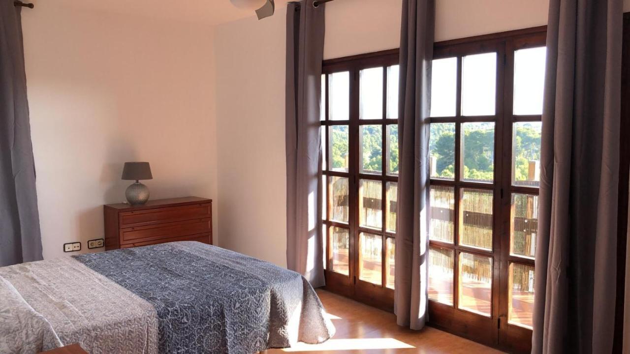 Villa Singular En Salou. Piscina Y Jardin Privados