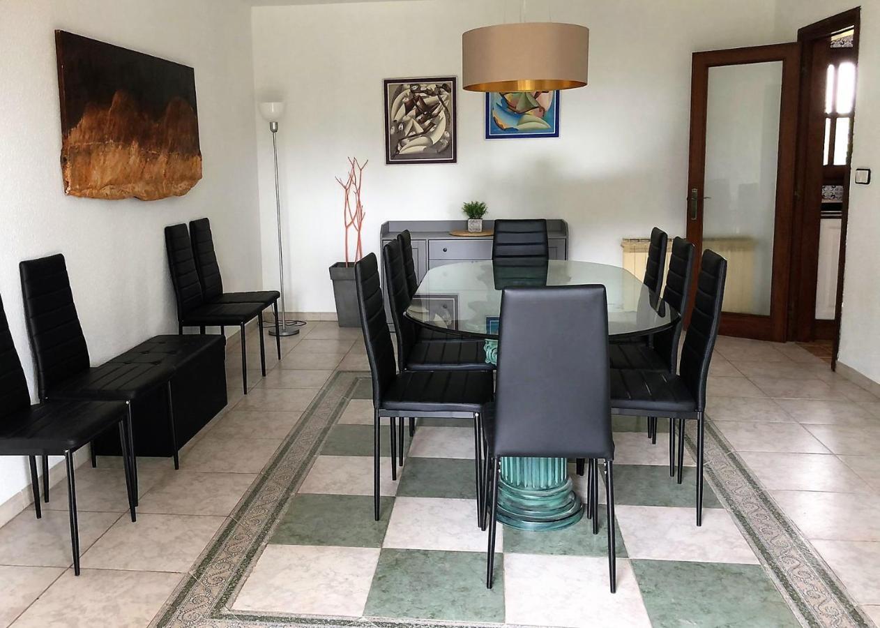 Villa Singular En Salou. Piscina Y Jardin Privados