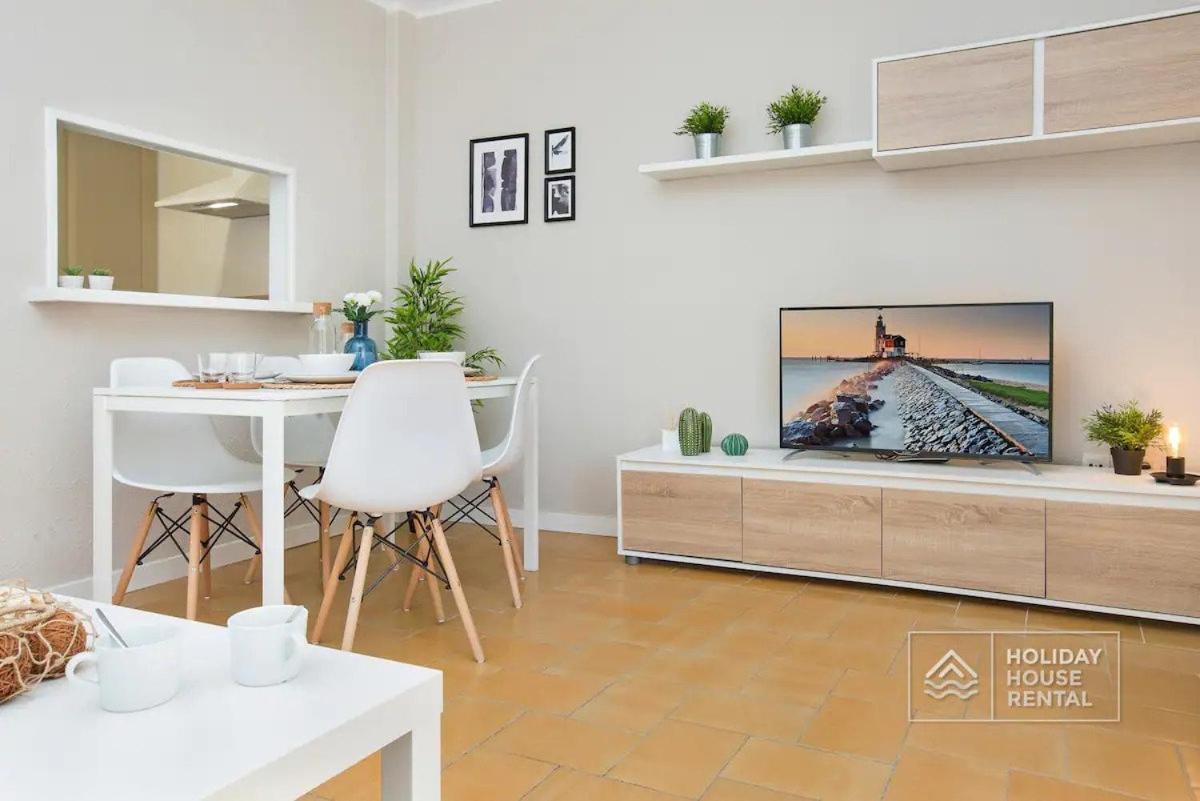 Apartment Cosy 3-bedroom For 6-8 People Just 50m From The *