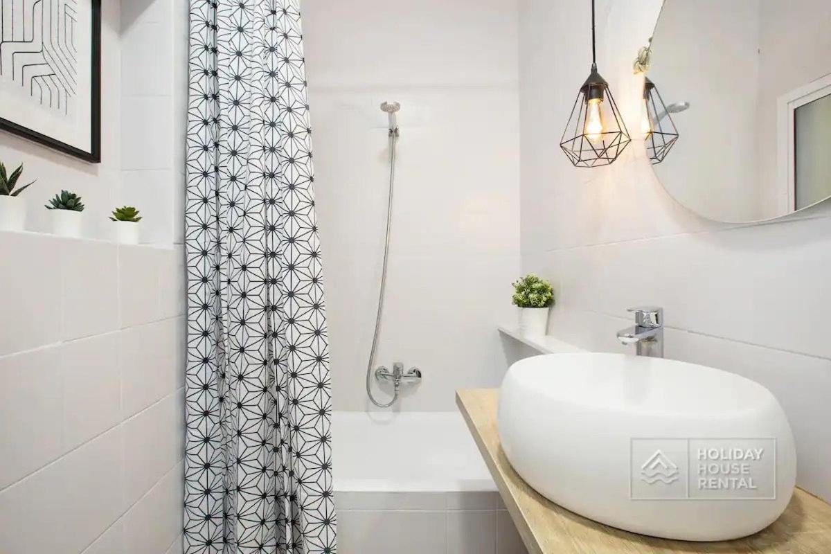 Apartment Cosy 3-bedroom For 6-8 People Just 50m From The *