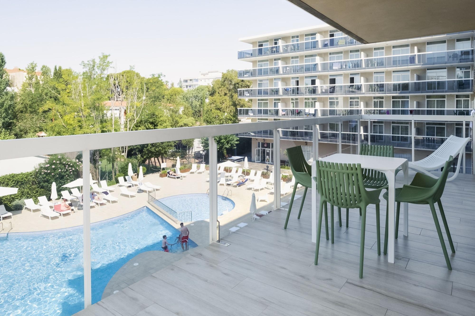 Apartahotel Cye Centre 3*