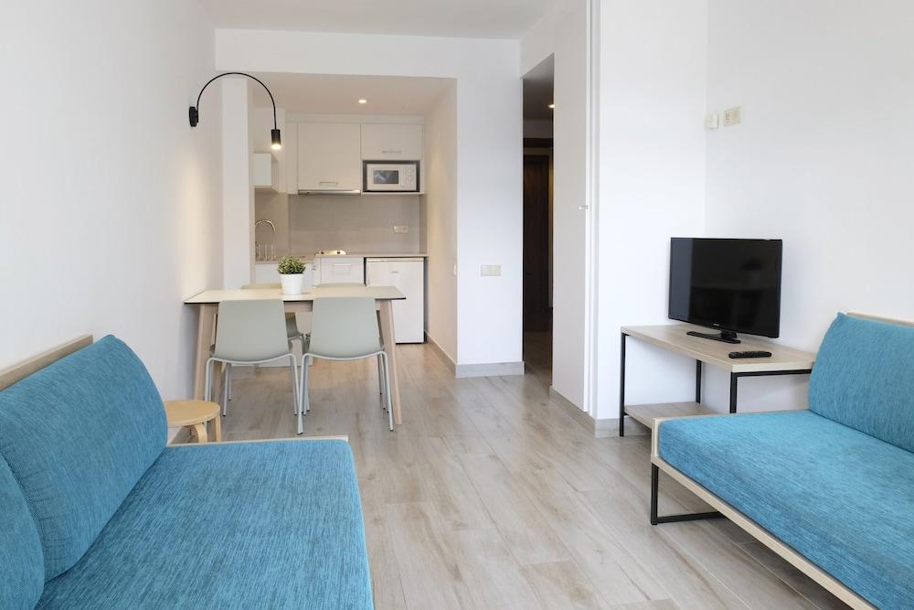 Cye Centre Apartahotel