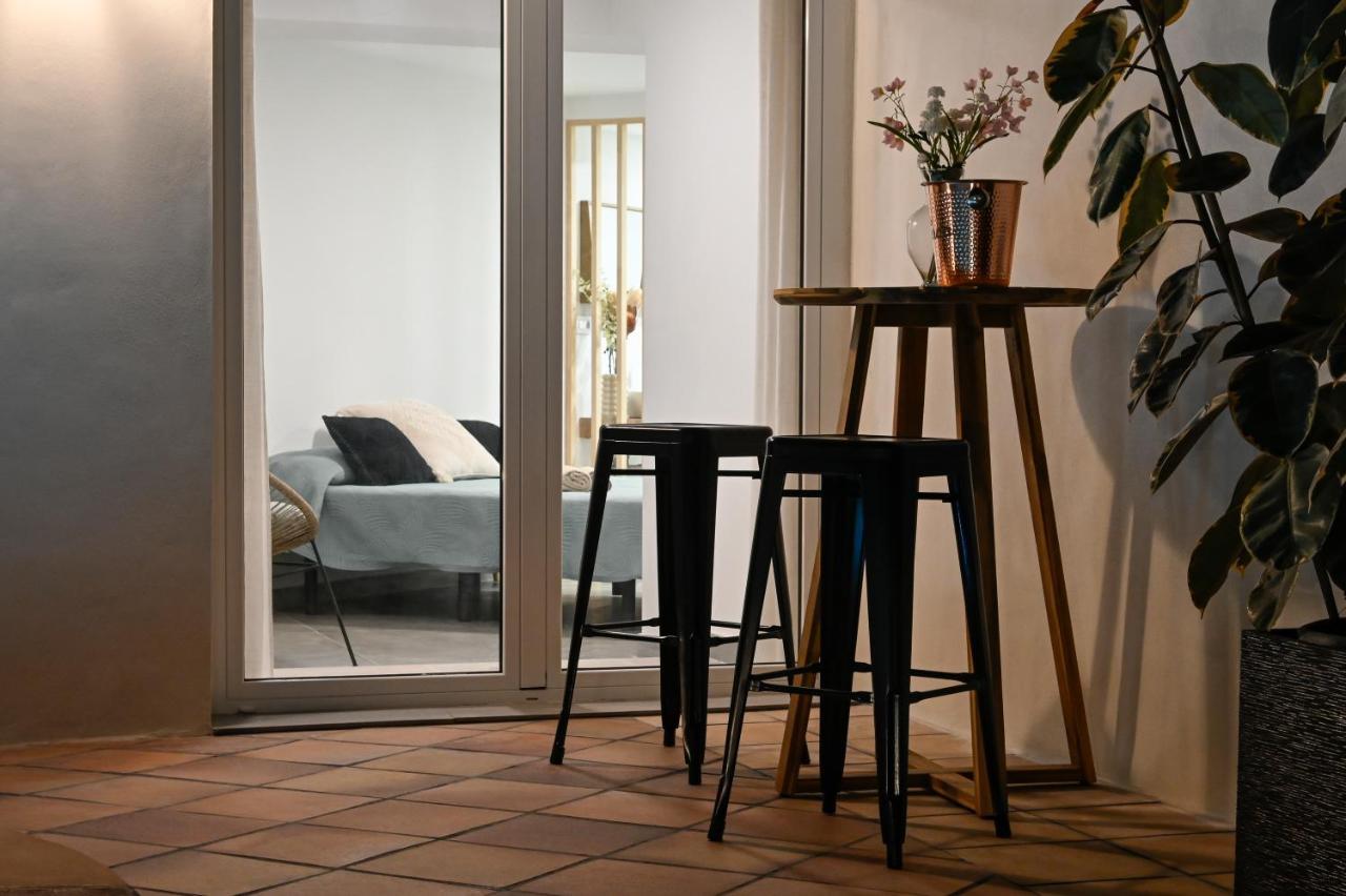 Wine & Design And Luxury In Cala Crancs Villa