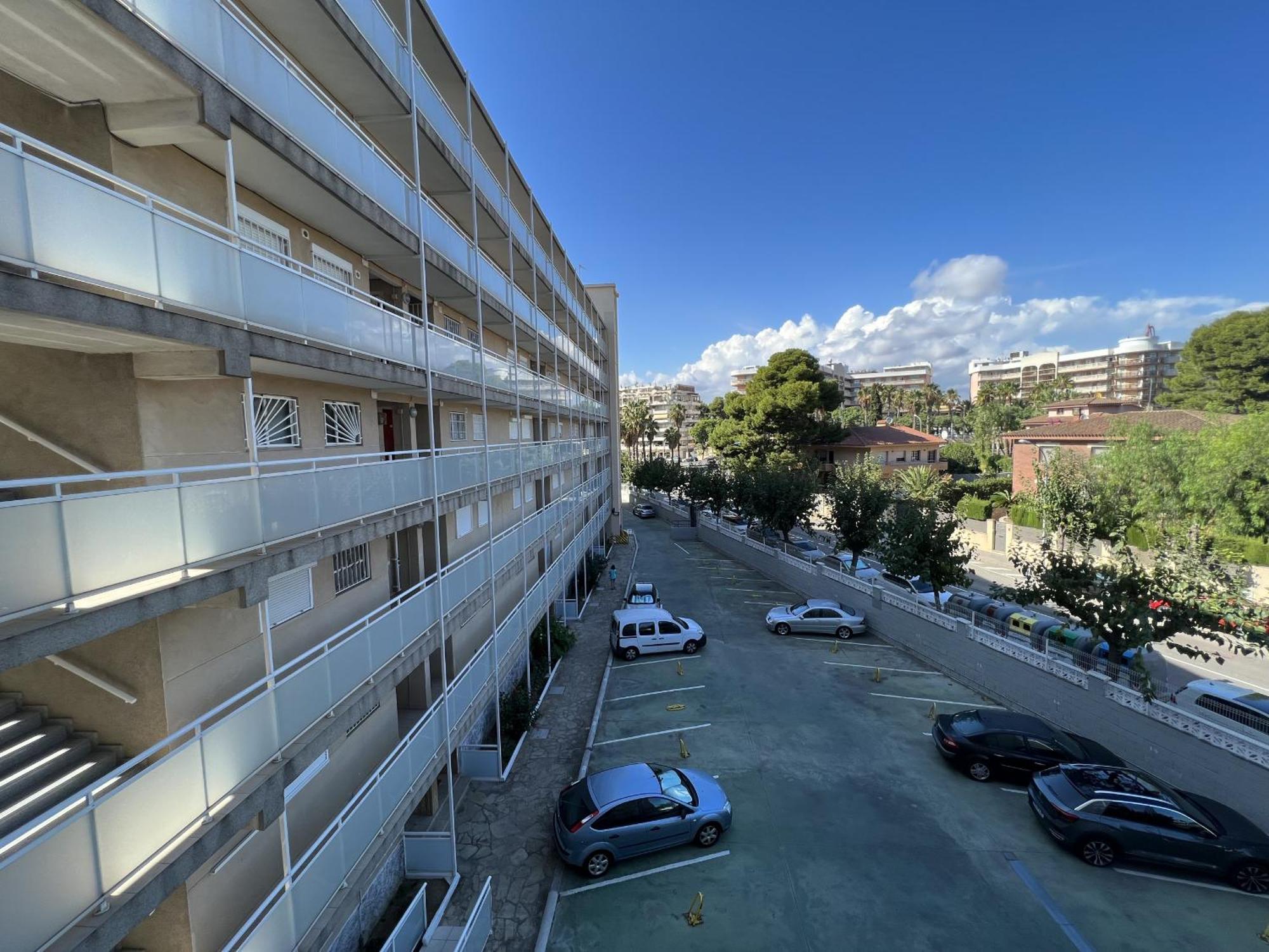 Adriatico Hospitalet Apartment *