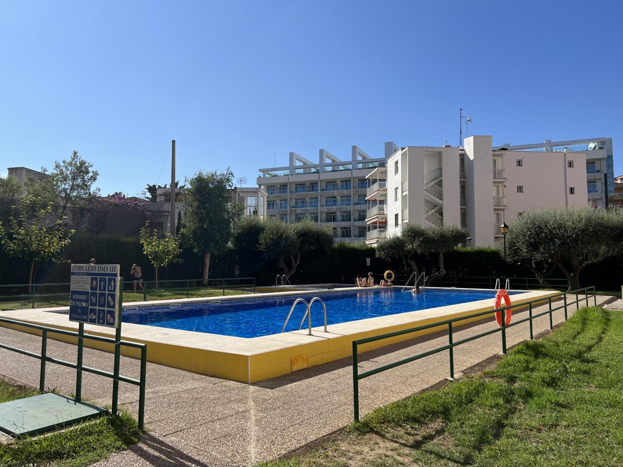 Adriatico Hospitalet Apartment *