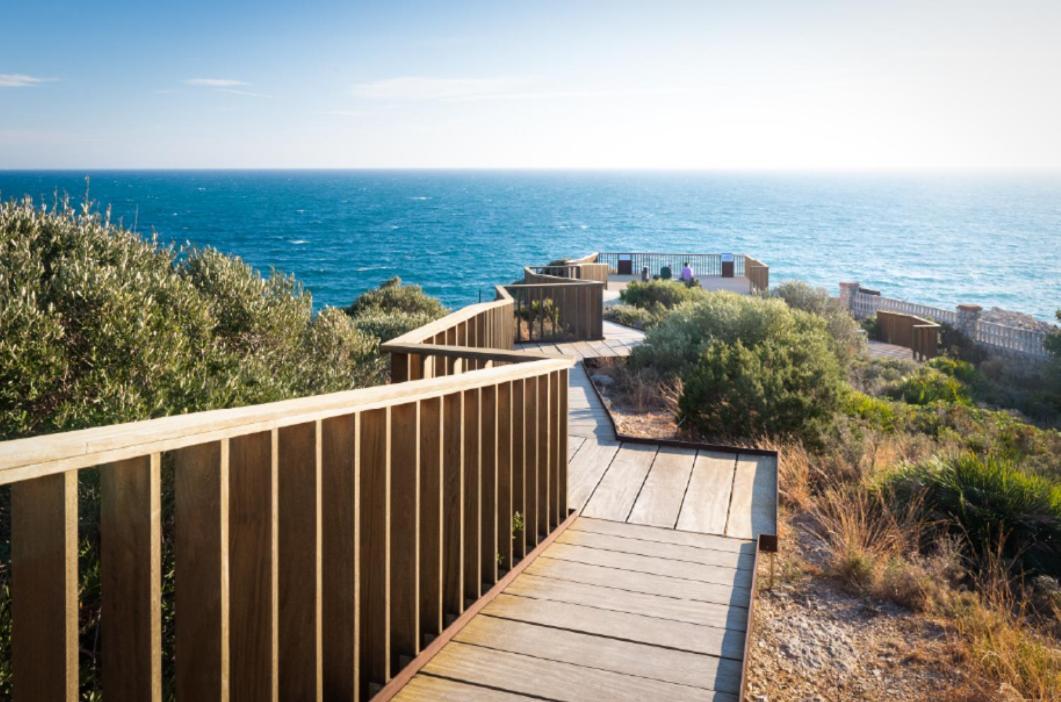 Wine & Design And Luxury In Cala Crancs *