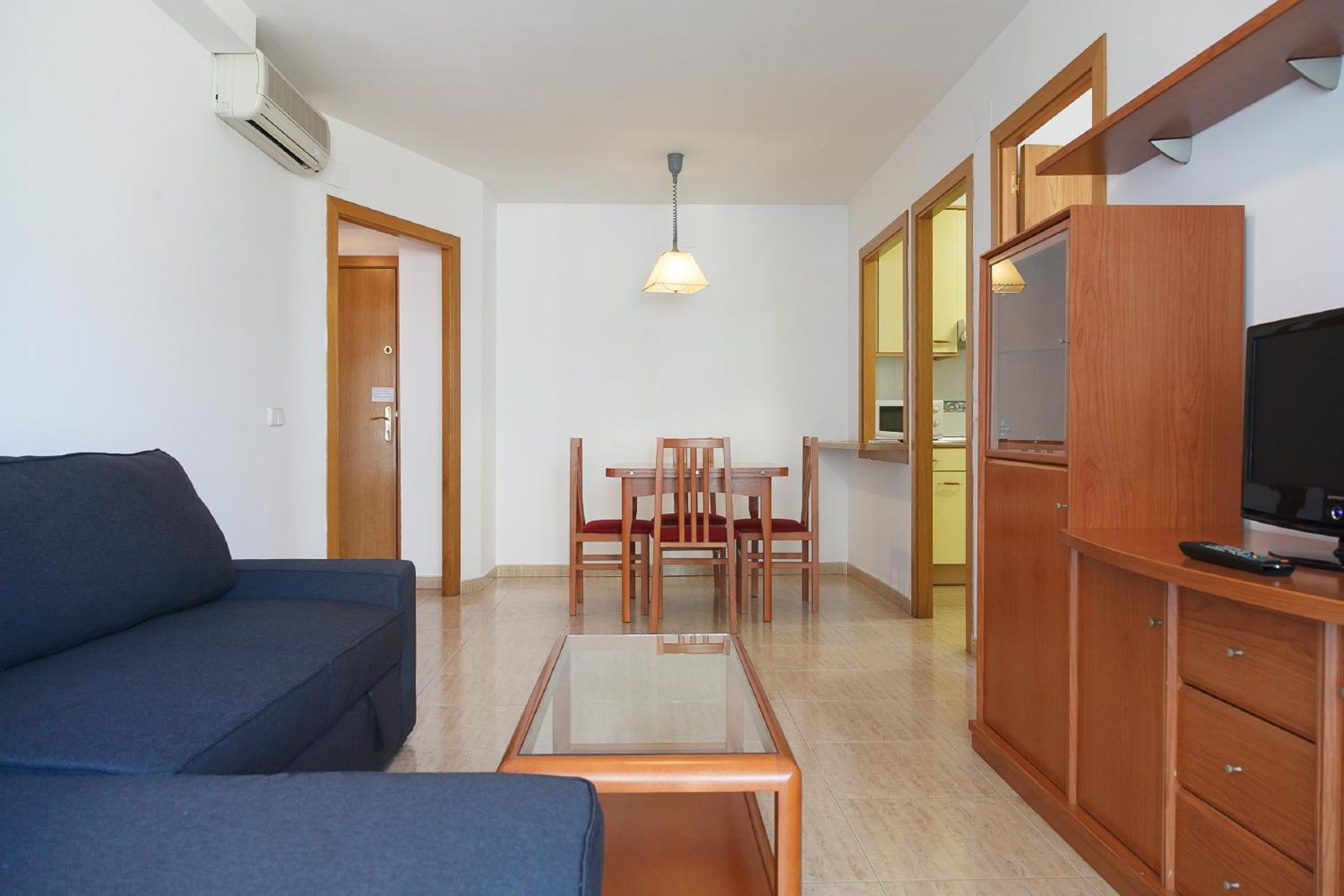 Uhc Larimar Family Complex Salou