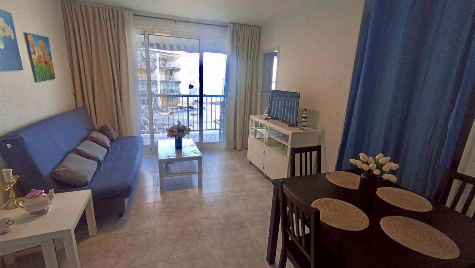 Pilons, Primera Linea De Mar Salou