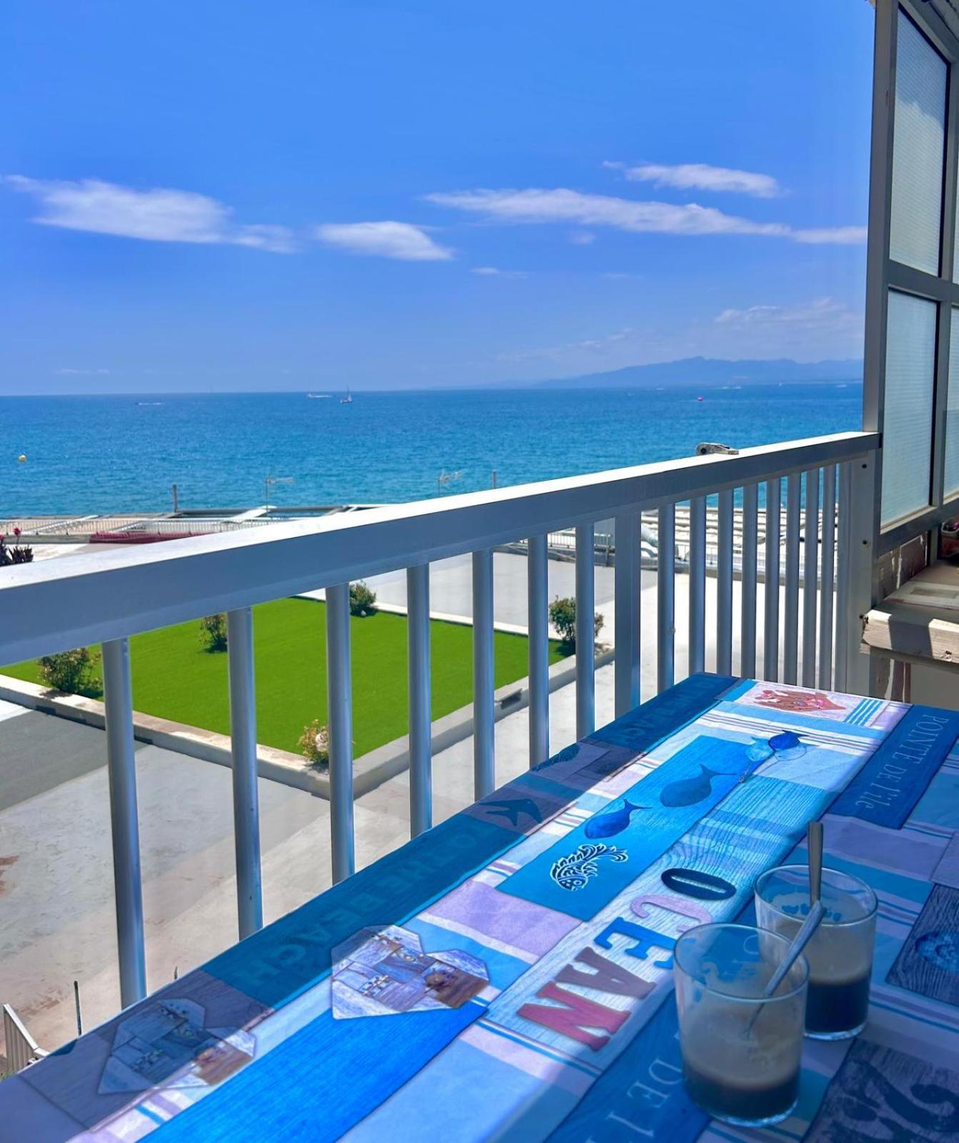 Pilons, Primera Linea De Mar * Salou