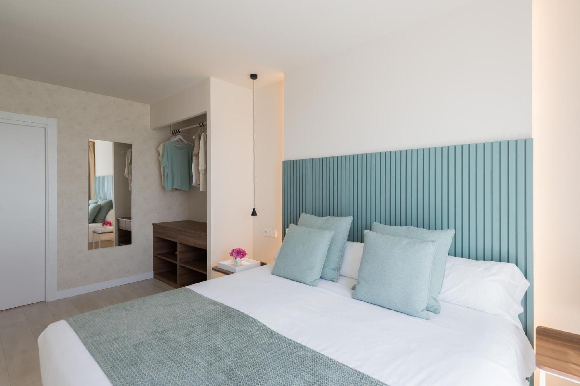 Eurosalou & Hotel 4*