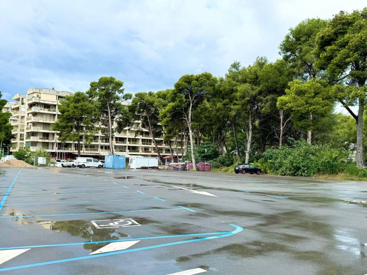Apartsalou Lea *