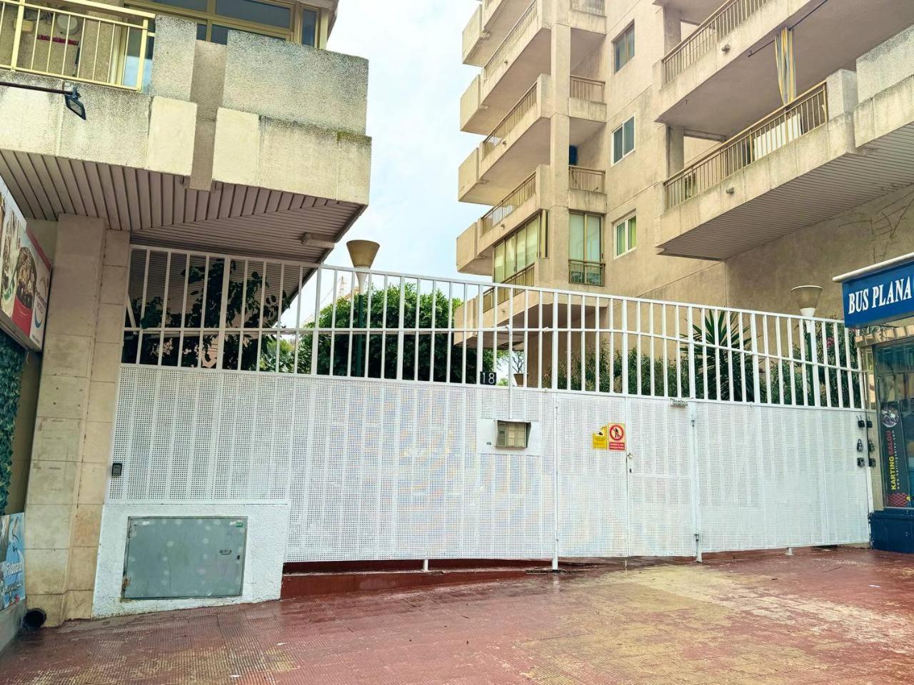 Apartsalou Lea *