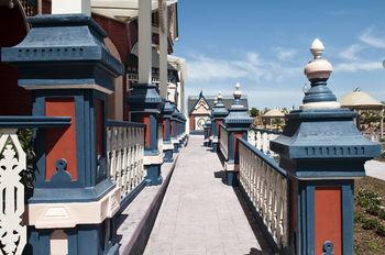 Hotel Portaventura Lucy's Mansion - Includes Unlimited Access & Express Wristband To Portaventura Park & Ferrari Land 5*