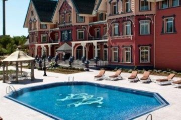 Hotel Portaventura Lucy's Mansion - Includes Unlimited Access & Express Wristband To Portaventura Park & Ferrari Land