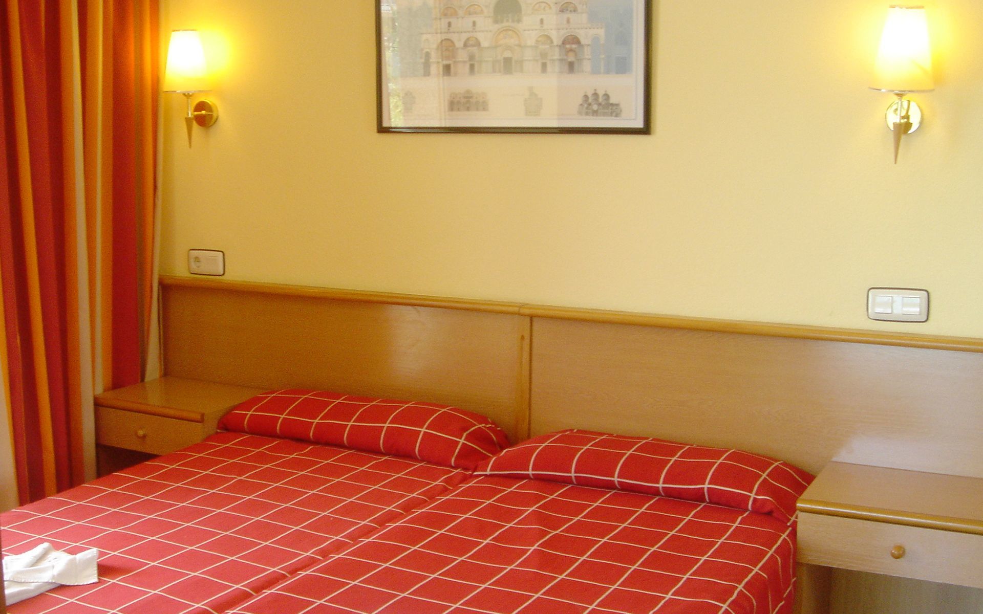 Hotel 4r Park Ii
