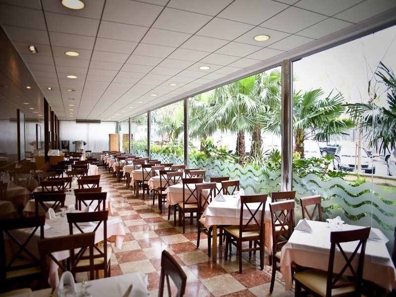 Eurosalou & Hotel 4*