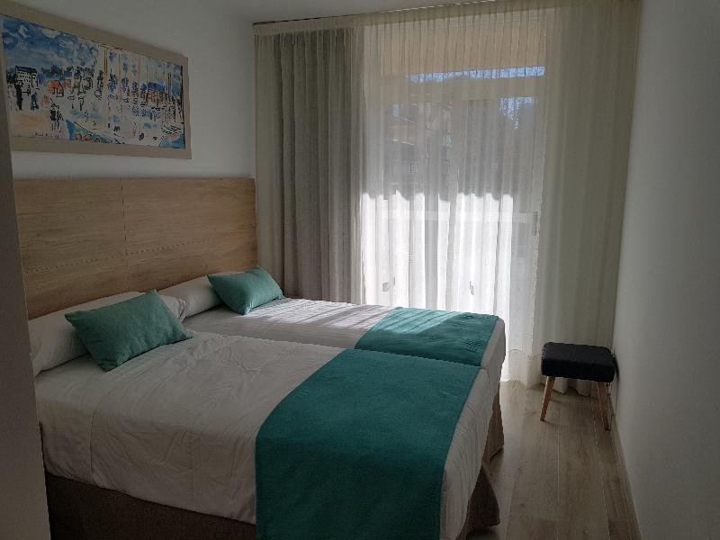 Cye Centre 3*