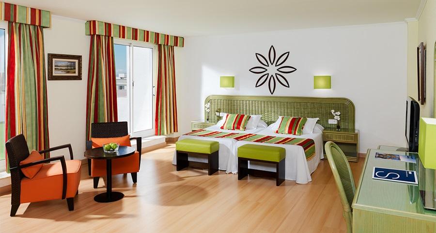 H10 Delfín - Adults Only
