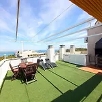Barbacoa + vistas al mar + playa + piscina.