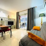 Renovado Apartamento En Zona Residencial A Pasos Del Mar