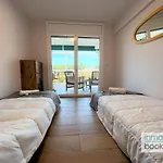 Sun Beach Cala Cranc con vistas al Mar