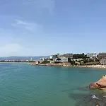 Apartamento con servicios, piscina y parking privado