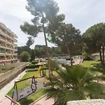 Complejo Residencial Con Terraza-Cat-2