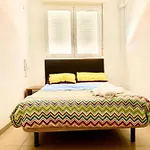 Roni Rooms
