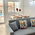 Apartbeach Vangohg Climatizado Y Vistas Piscina