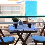 Vistas al Mar, 50 metros Playa y Centro, Cama Queen size