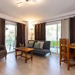 Uhc La Cumbre Apartments