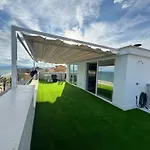 Fabulous Front Sea Penthouse