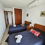 Appartement Tout Confort Terrasse 21 M2 Pleins Sud Wifi Proche Port Aventura Centre Et Plage 2 Chambres 2 Sdb Piscine