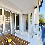 Apartsalou Blau Mari