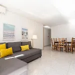 Uhc El Cranc Apartments