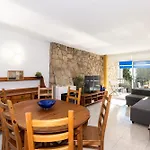 Uhc El Cranc Apartments