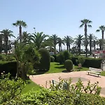 Moderno Apartamento En 1A Linia De Mar En Salou.