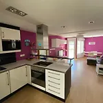 Moderno Apartamento En 1A Linia De Mar En Salou.