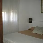 Mr