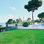 Book Playa Larga Salou