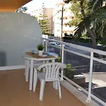 Luminoso y amplio apartamento en Salou con piscina