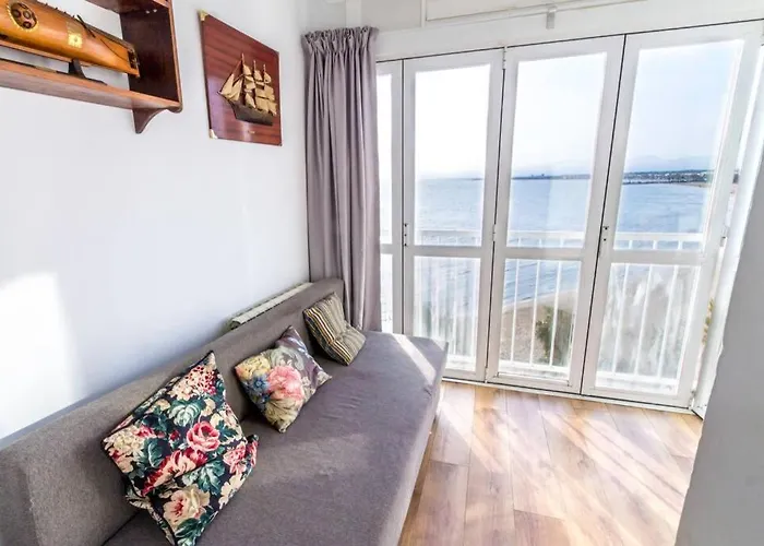 Primera linea de mar. Apartamento turístico Salou