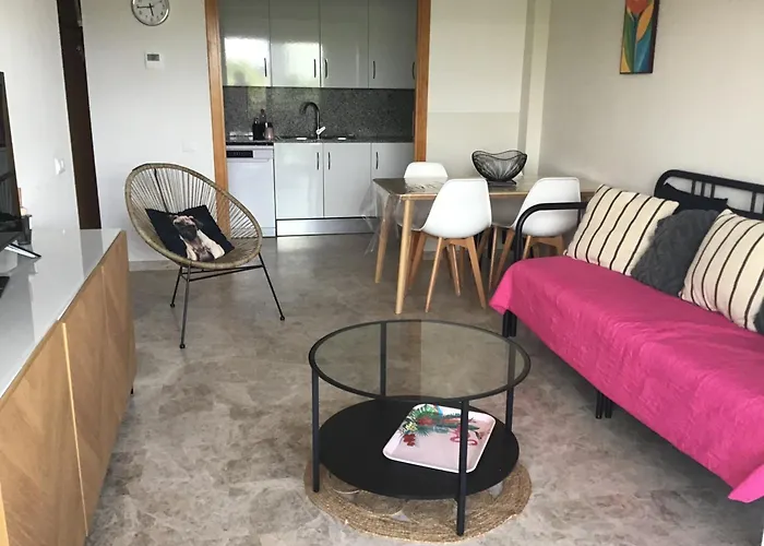 APPART STANDING 2 chambres 2SDB clim PISCINE PARKING WIFI TERRASSE 21m2 LOCAL VELO Port-Aventura, plage, centre