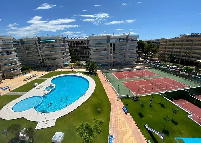 En El Centro De Salou, Playa , Padel , Tenis Y Piscina, Complejo Larimar